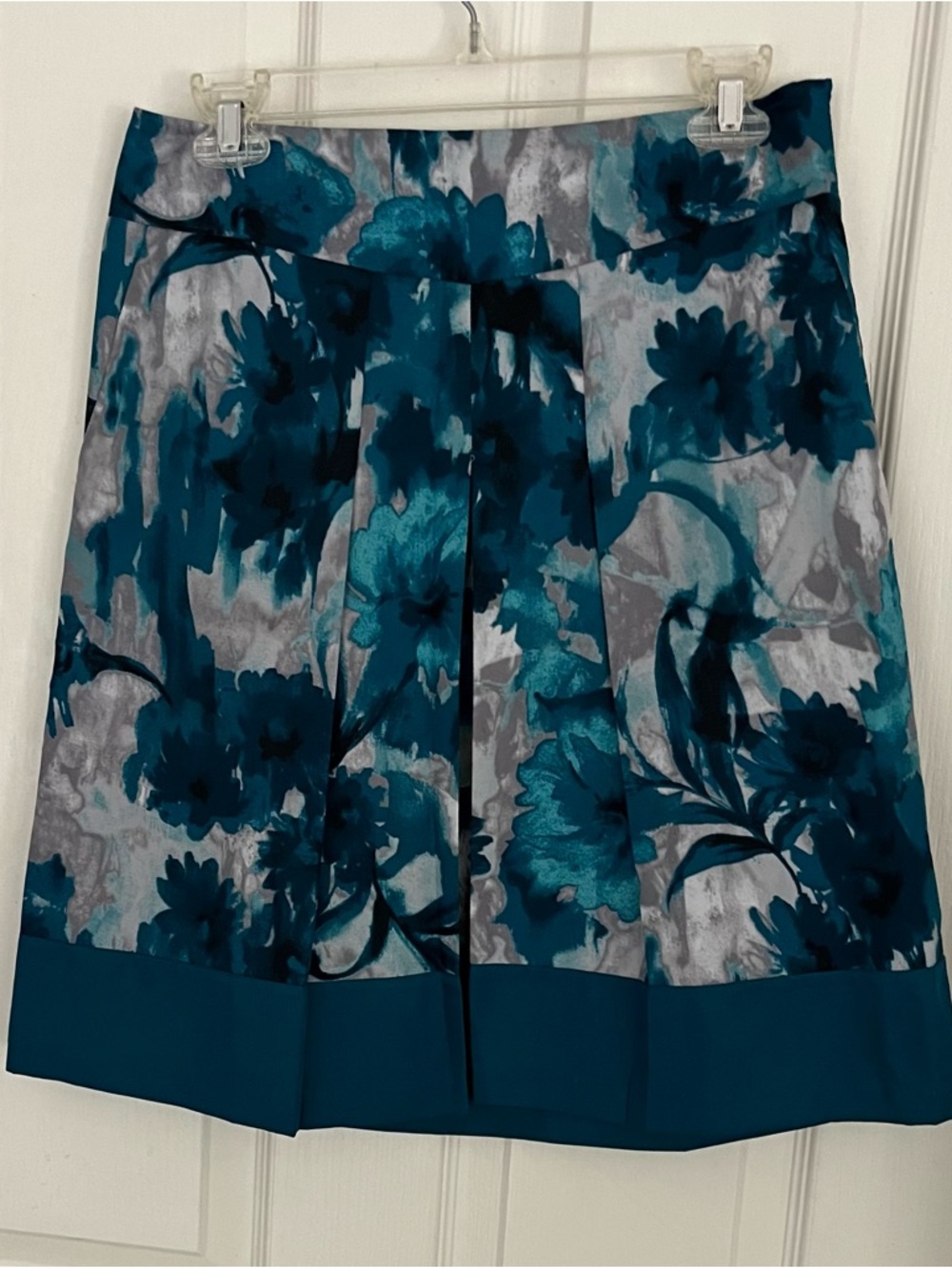 Ann Taylor women’s skirt